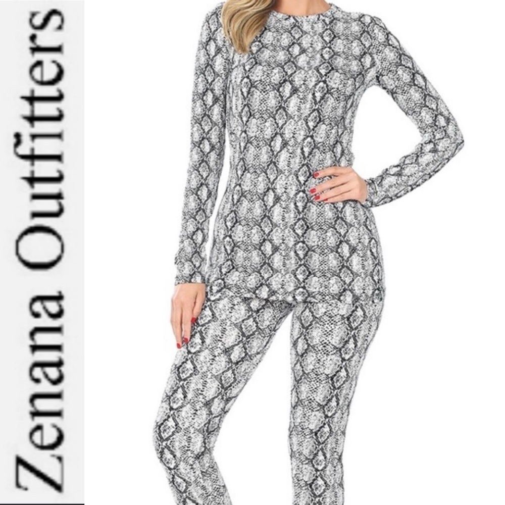 NWT. $45R Zenana Outfitters 2-Piece Lounge Set. Size Small Snakeskin Pri…